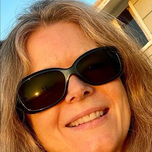 Meet your Posher, Maura